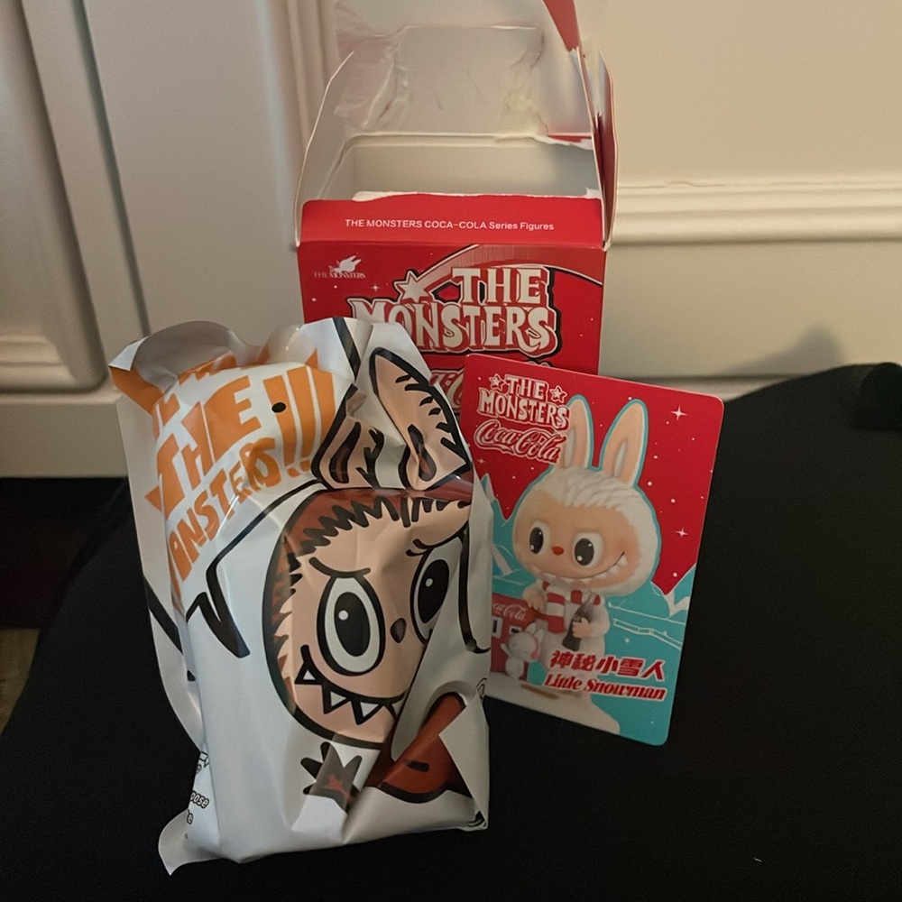 The Monsters Coca-Cola Little Snowman Figure - Picture 3 of 4